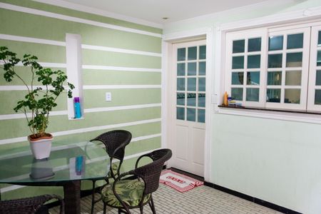 Casa à venda com 120m², 3 quartos e 2 vagas Casa à venda com 120m², 3 quartos e 2 vagasÁrea comum