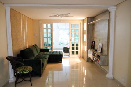 Casa à venda com 120m², 3 quartos e 2 vagas Casa à venda com 120m², 3 quartos e 2 vagassala