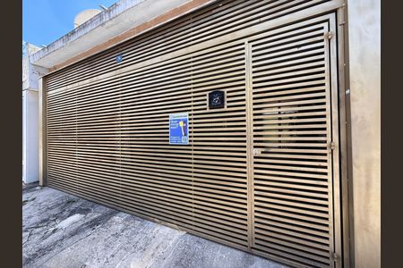 Casa à venda com 119m², 2 quartos e 2 vagasFachada