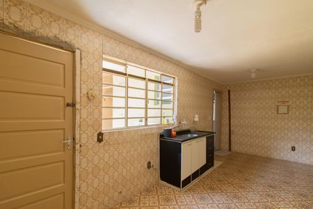 Casa à venda com 119m², 2 quartos e 2 vagas Casa à venda com 119m², 2 quartos e 2 vagasCozinha