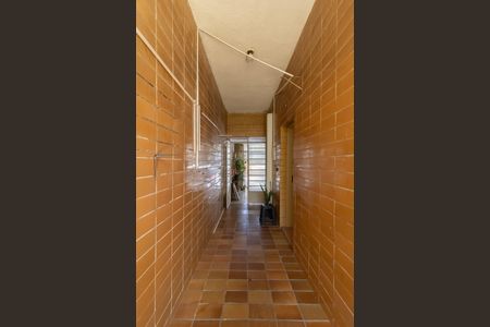 Casa à venda com 119m², 2 quartos e 2 vagas Casa à venda com 119m², 2 quartos e 2 vagasCorredor Lateral