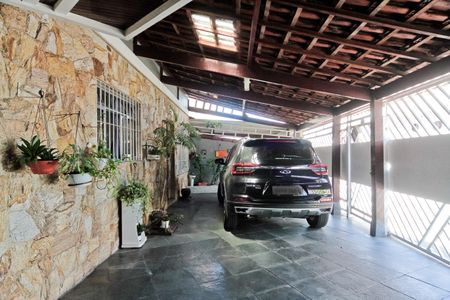 Casa à venda com 247m², 4 quartos e 2 vagasÁrea externa