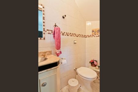 Casa à venda com 247m², 4 quartos e 2 vagasLavabo