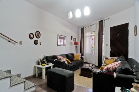 Casa à venda com 247m², 4 quartos e 2 vagasSala