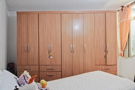 Casa à venda com 247m², 4 quartos e 2 vagasQuarto 2