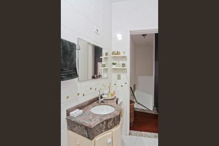 Casa à venda com 247m², 4 quartos e 2 vagasBanheiro