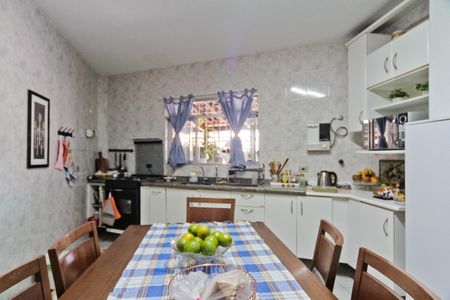 Casa à venda com 247m², 4 quartos e 2 vagasCozinha