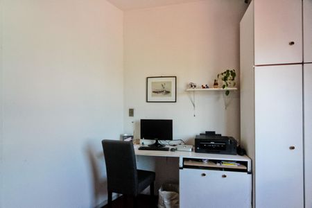 Casa à venda com 247m², 4 quartos e 2 vagasEscritório