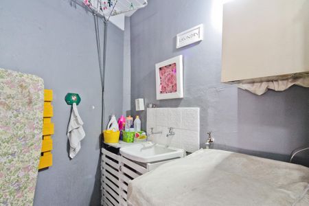 Casa à venda com 247m², 4 quartos e 2 vagasÁrea de Serviço