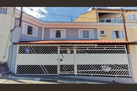 Casa à venda com 247m², 4 quartos e 2 vagasFachada + placa