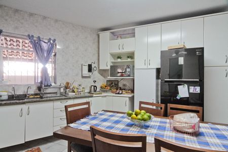 Casa à venda com 247m², 4 quartos e 2 vagasCozinha