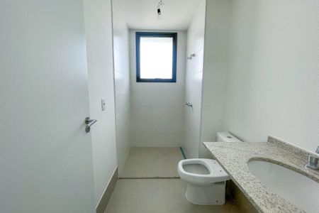 Apartamento à venda com 230m², 4 quartos e 3 vagas Apartamento à venda com 230m², 4 quartos e 3 vagasBanheiro da Suíte 3