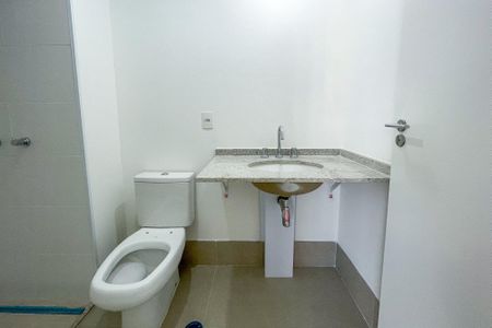 Apartamento à venda com 230m², 4 quartos e 3 vagas Apartamento à venda com 230m², 4 quartos e 3 vagasBanheiro da Suíte 2