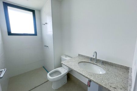 Apartamento à venda com 230m², 4 quartos e 3 vagas Apartamento à venda com 230m², 4 quartos e 3 vagasBanheiro da Suíte 3