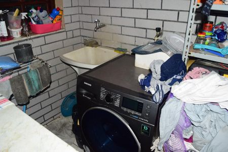 Casa de condomínio à venda com 242m², 5 quartos e 2 vagasÁrea de Serviço