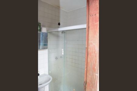 Casa de condomínio à venda com 242m², 5 quartos e 2 vagasBanheiro de Serviço