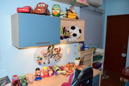 Casa de condomínio à venda com 242m², 5 quartos e 2 vagasQuarto 3