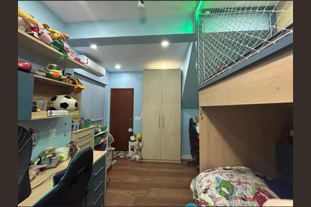 Casa de condomínio à venda com 242m², 5 quartos e 2 vagasQuarto 3