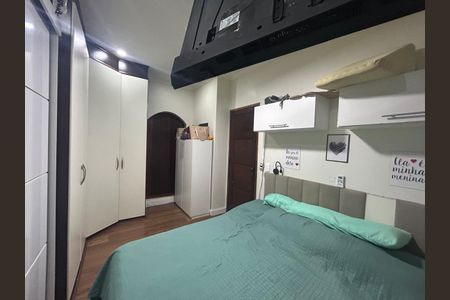 Casa de condomínio à venda com 242m², 5 quartos e 2 vagasQuarto 1