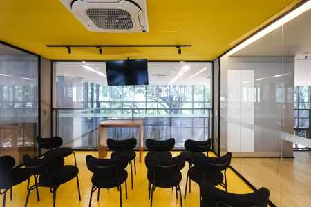 Studio para alugar com 25m², 1 quarto e sem vaga Studio para alugar com 25m², 1 quarto e sem vagaSalão para reuniões