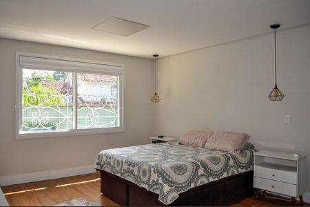 Casa à venda com 341m², 3 quartos e 2 vagasSuite