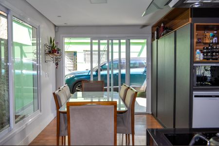 Casa à venda com 341m², 3 quartos e 2 vagasSala de jantar