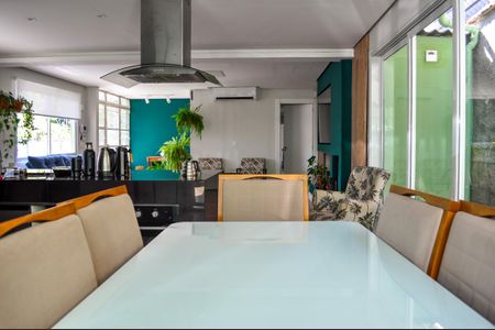 Casa à venda com 341m², 3 quartos e 2 vagasSala de jantar