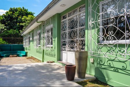 Casa à venda com 341m², 3 quartos e 2 vagasÁrea frente