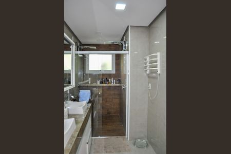 Casa à venda com 341m², 3 quartos e 2 vagasBanheiro suite