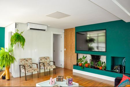 Casa à venda com 341m², 3 quartos e 2 vagasSala