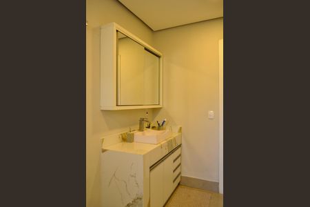 Casa à venda com 341m², 3 quartos e 2 vagasBanheiro social