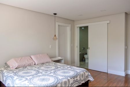 Casa à venda com 341m², 3 quartos e 2 vagasSuite