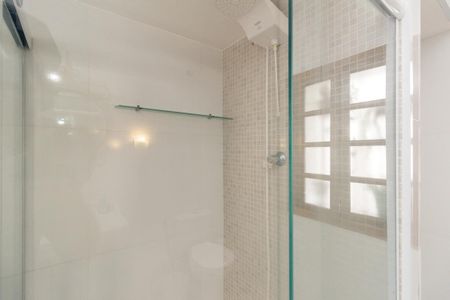Apartamento à venda com 74m², 2 quartos e sem vaga Apartamento à venda com 74m², 2 quartos e sem vagaBanheiro