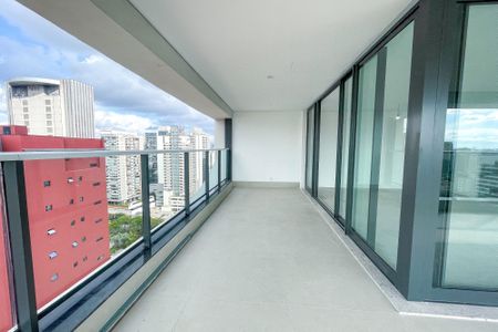 Apartamento à venda com 230m², 4 quartos e 3 vagasVaranda