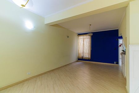 Casa à venda com 180m², 3 quartos e 1 vaga Casa à venda com 180m², 3 quartos e 1 vagaSala