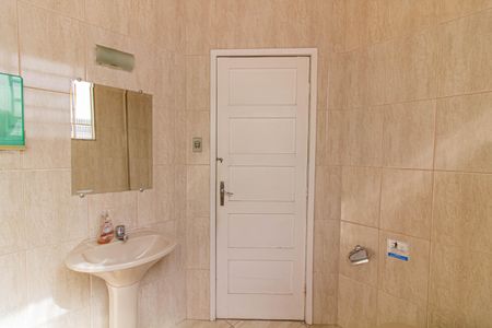 Casa à venda com 180m², 3 quartos e 1 vaga Casa à venda com 180m², 3 quartos e 1 vagaBanheiro