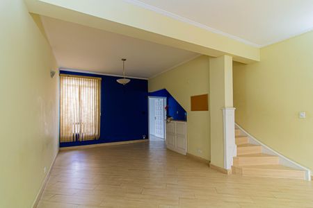 Casa à venda com 180m², 3 quartos e 1 vaga Casa à venda com 180m², 3 quartos e 1 vagaSala