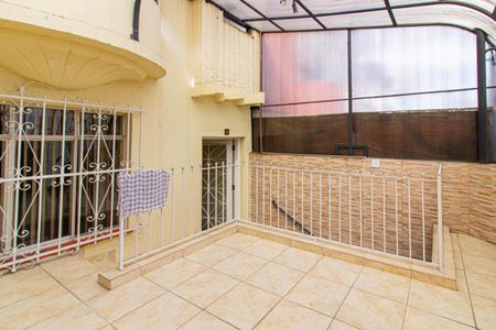 Casa à venda com 180m², 3 quartos e 1 vaga Casa à venda com 180m², 3 quartos e 1 vagaÁrea externa