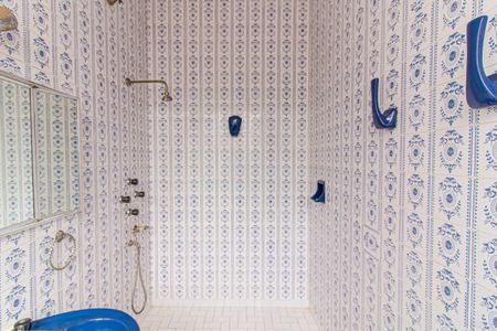 Casa à venda com 180m², 3 quartos e 1 vaga Casa à venda com 180m², 3 quartos e 1 vagaBanheiro da Suíte