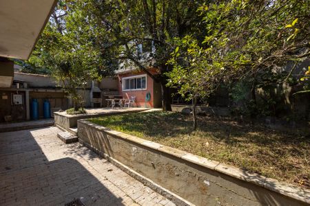 Casa à venda com 321m², 3 quartos e 2 vagasQuintal