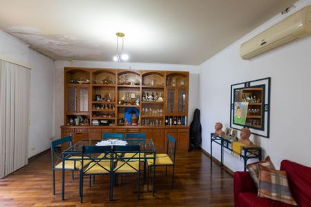 Casa à venda com 321m², 3 quartos e 2 vagasSala de Reunião