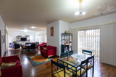 Casa à venda com 321m², 3 quartos e 2 vagasSala de Reunião