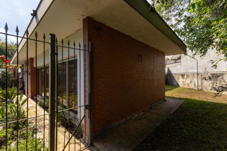 Casa à venda com 321m², 3 quartos e 2 vagasQuintal