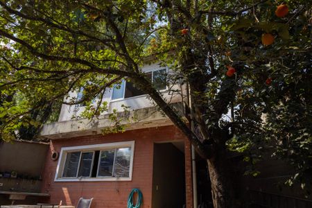 Casa à venda com 321m², 3 quartos e 2 vagasFachada Edícula