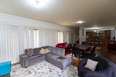 Casa à venda com 321m², 3 quartos e 2 vagasSala de Estar