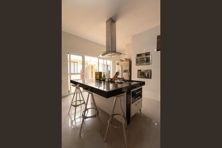 Casa à venda com 321m², 3 quartos e 2 vagasCozinha