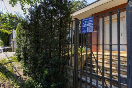 Casa à venda com 321m², 3 quartos e 2 vagasPlaca