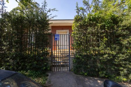 Casa à venda com 321m², 3 quartos e 2 vagasFachada