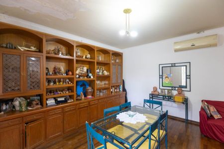 Casa à venda com 321m², 3 quartos e 2 vagasSala de Reunião