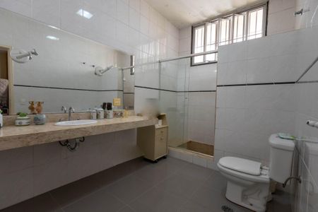 Casa à venda com 321m², 3 quartos e 2 vagasBanheiro da Suíte 3